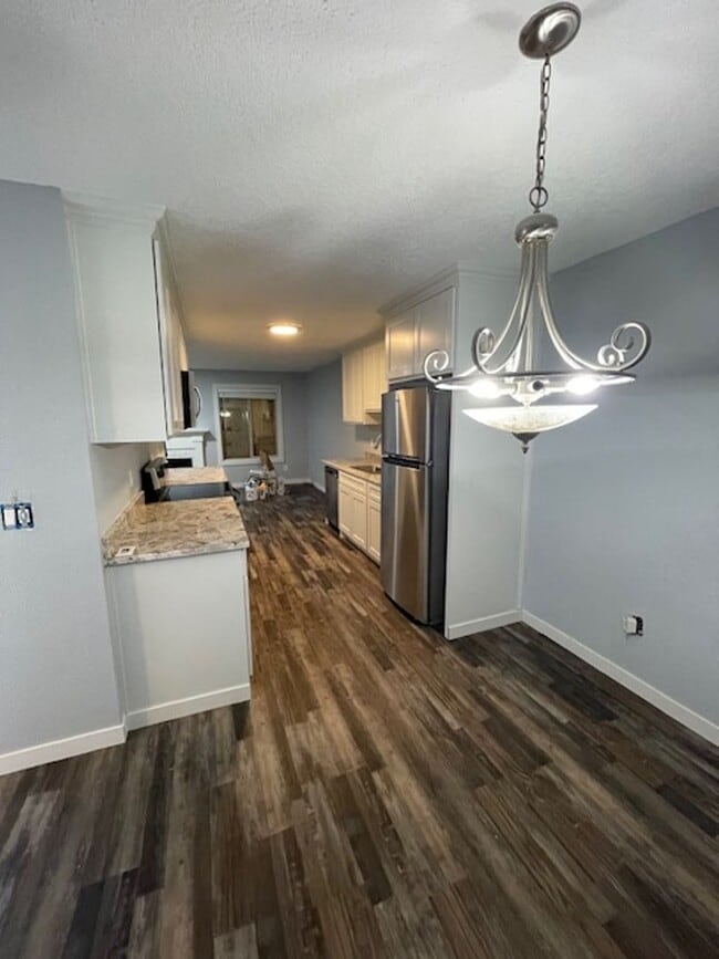 Photo - Fully Renovated 3BD/2.5BA Urban Retreat with Garage, Fireplace & Private Patio – SE Portland!