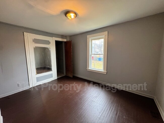 Photo - 5 Lorimer St