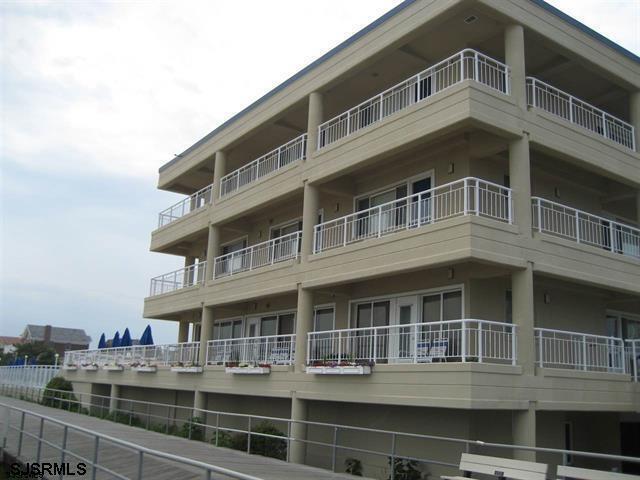 Photo - 6100 Boardwalk Unidad 208