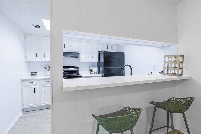 Photo - ReNew Towne Oaks