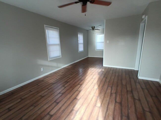 Photo - Cute 3 Bed or 2 bed and office