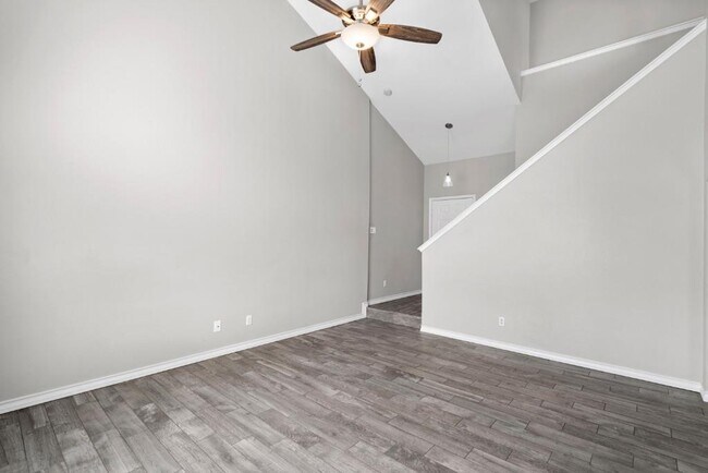 Photo - 440 Grey Feather Ct