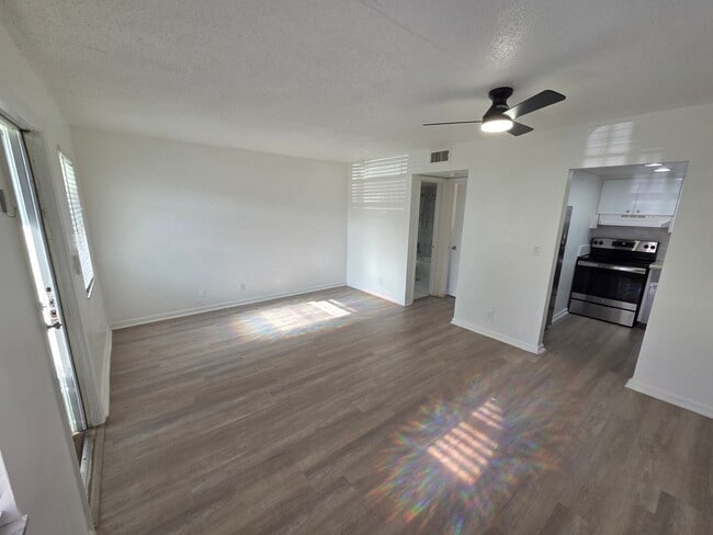 Photo - 212 SE 9th Ave