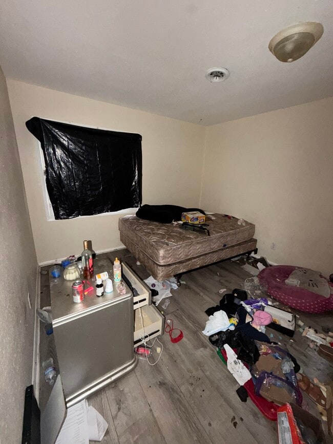 Photo - 2 E Adams Dr