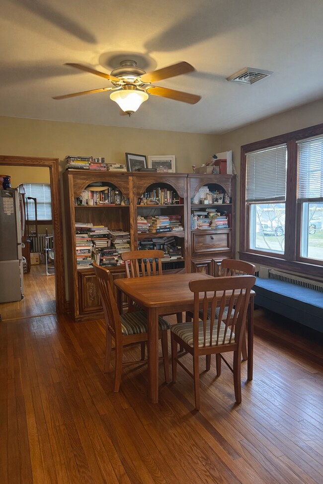 Photo - Charming Bungalow!