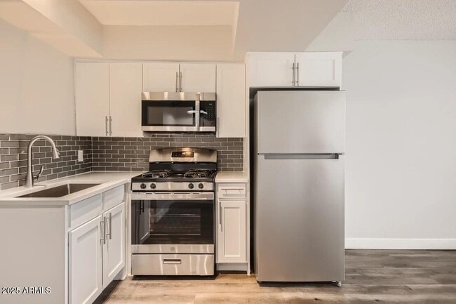 Photo - 1645 E Thomas Rd Unidad St