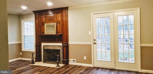 Photo - 305 Berkshire Way