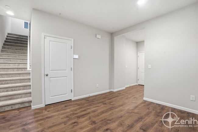 Photo - 9019 N Dogwood St