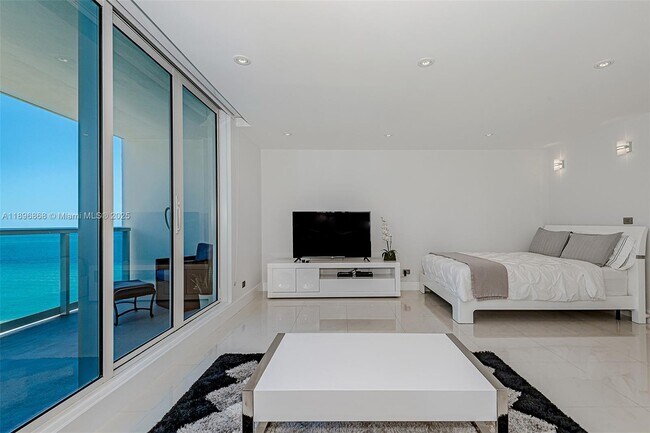 Photo - 2301 Collins Ave Unit 1211