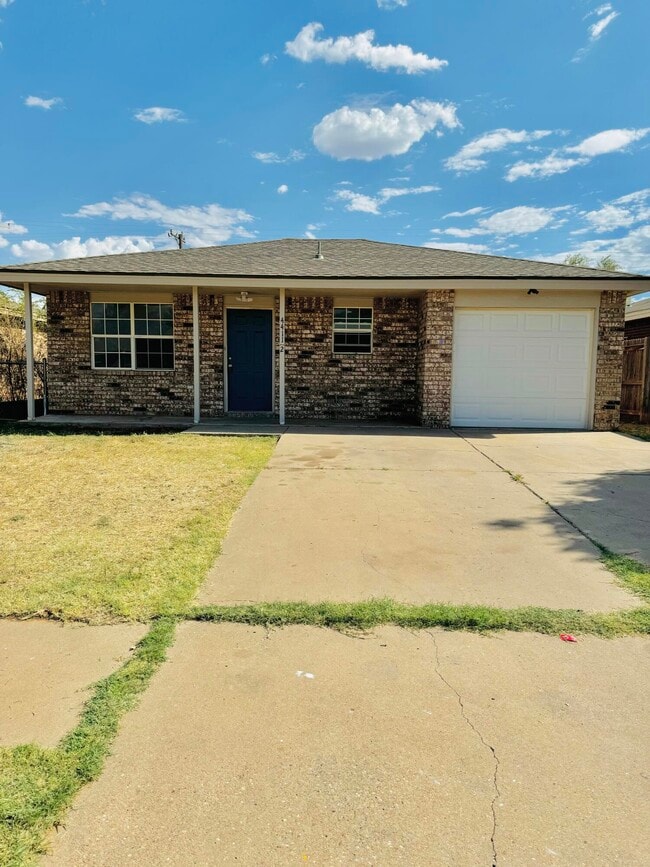 Building Photo - 4411-2 Kemper St