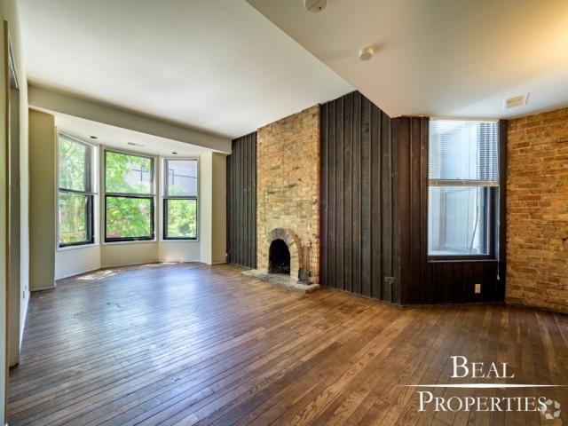 Building Photo - 2 bedroom in CHICAGO IL 60657 Unit 3 Rental