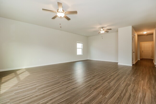 Photo - 363 Augustine Dr