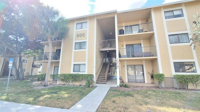 Photo - 300 Palm Cir W Condo Unit 101