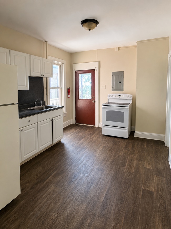 Photo - 607 Chestnut St Unit Apt #2