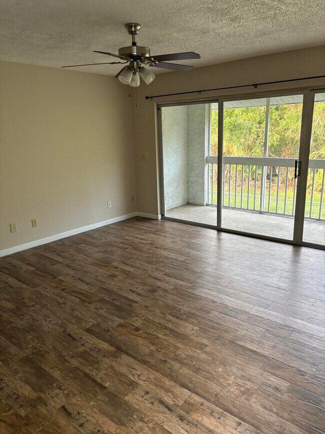 Photo - 987 Sonesta Ave NE Unit 208