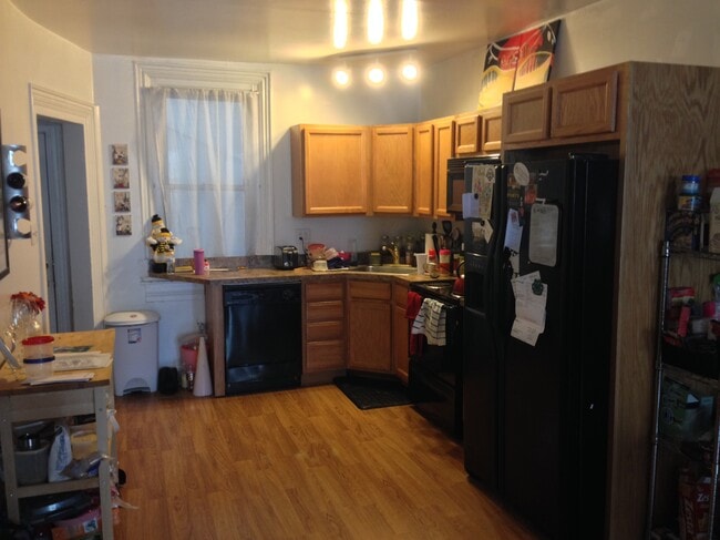 Building Photo - 147 S 16th St Unit 1