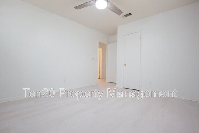 Photo - 5131 Trussell Ave