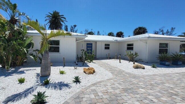 Photo - 306 Island Cir Casa