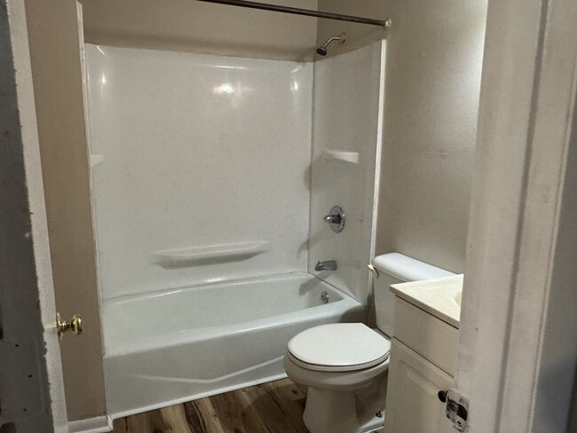 Photo - 179 Hedgewood Ct