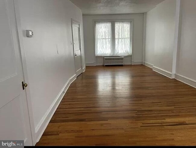 Photo - 166 Clymer St