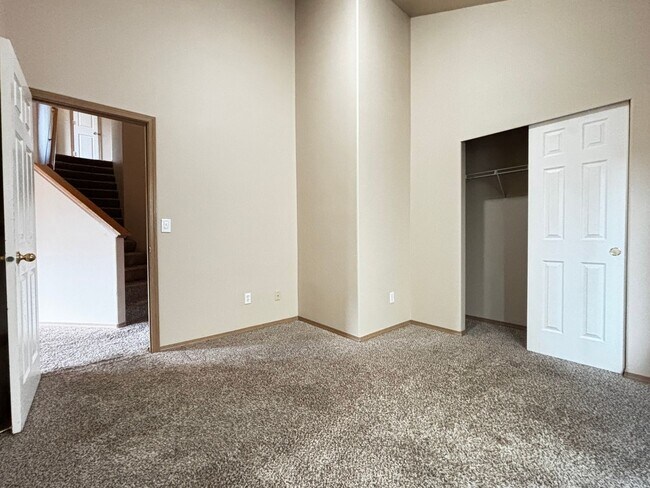 Photo - Spacious Spanaway Home