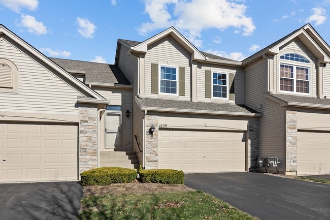 Building Photo - 1638 Fredericksburg Ln Unit 2