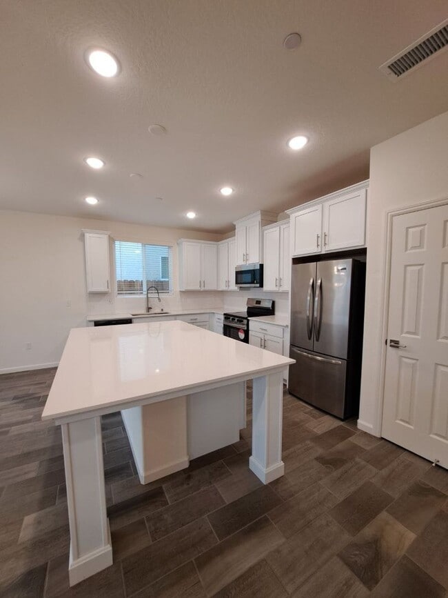 Photo - Limited Time Move In Special! $500 OFF 1st Months Rent! Beautiful Newly Built Home in Clovis Unif...