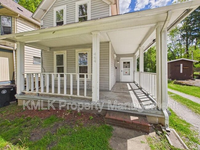 Photo - 484 Crouse St