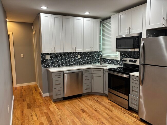 Building Photo - 12 Cator Ave Unit 1B Rental