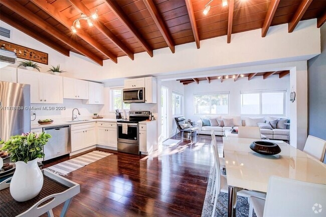 Building Photo - 2190 NE 169th St Rental