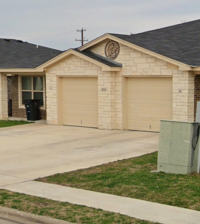 Photo - 4304 Ivory Ln Unidad A