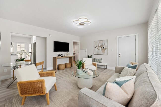 Photo - 2418 Flamingo Dr