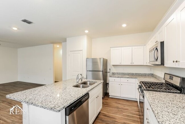 Photo - 5014 Dawn Break