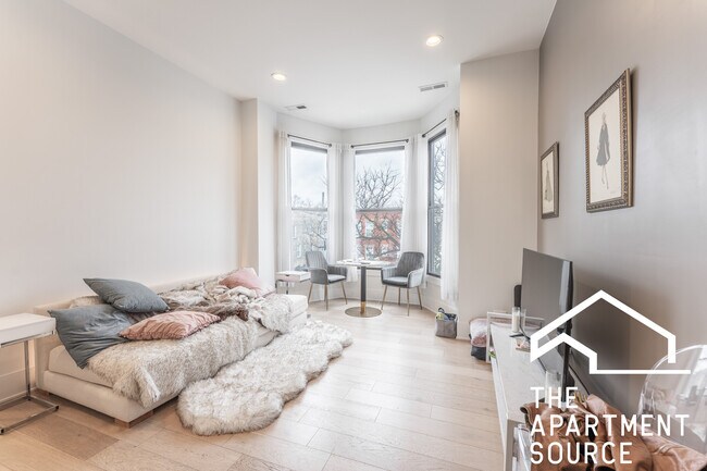 Photo - 3059 W Diversey Ave Unit 2R