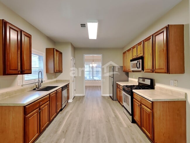 Photo - 295 Springs Xing