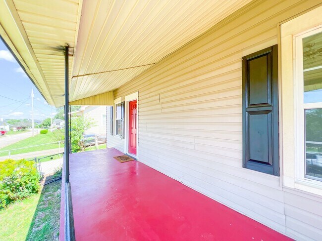 Photo - Large Fully Renovated Downtown Greer Home ...