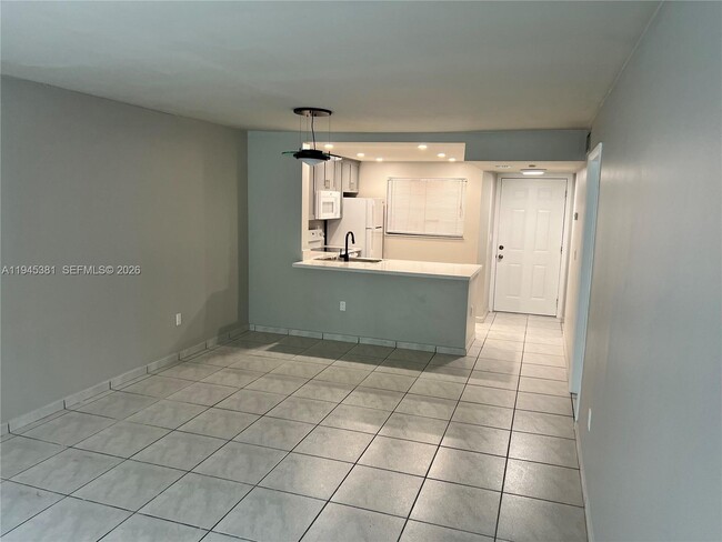 Photo - 10865 SW 112th Ave Unit 211