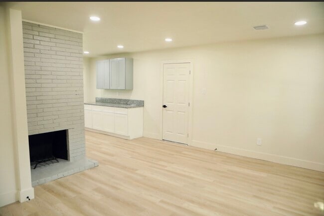 Photo - 5831 Chinaberry Dr