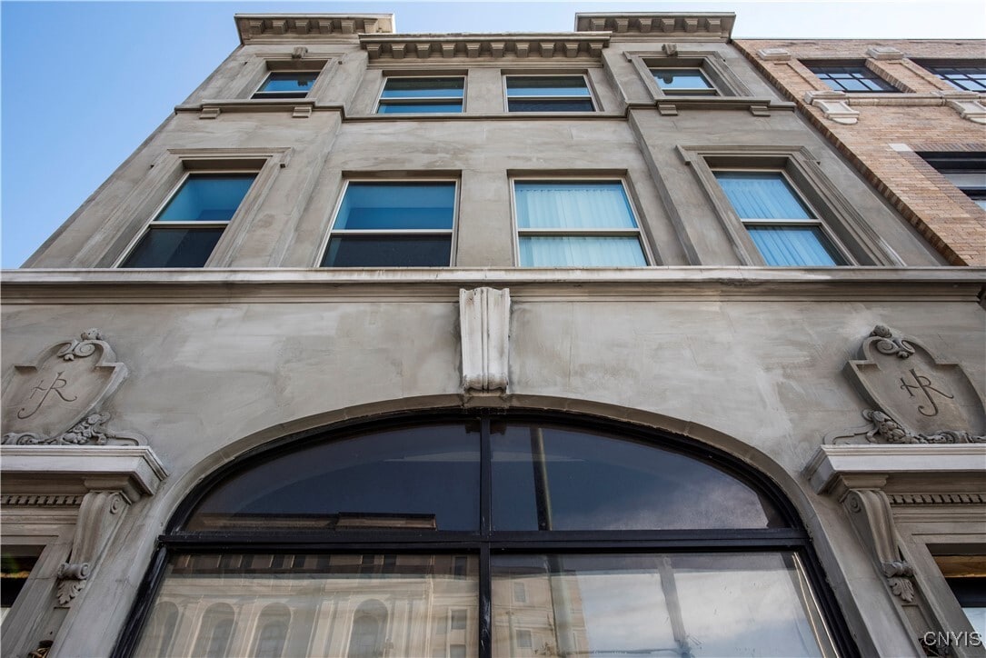 Photo - 221 Elizabeth St