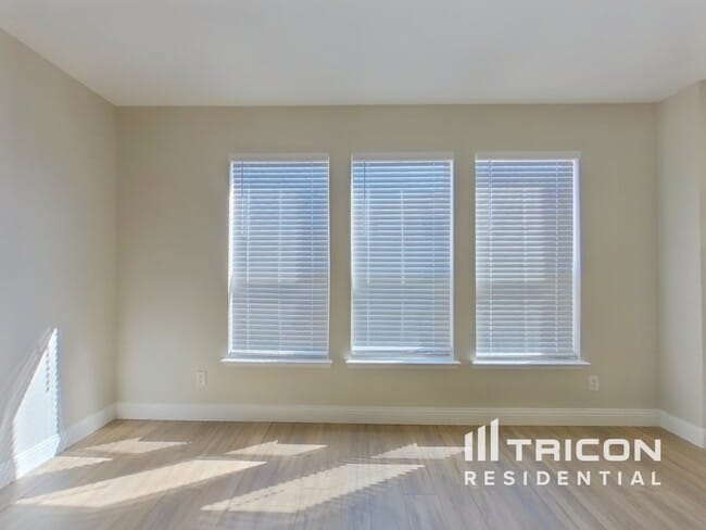 Photo - 7415 Cresswell Dr