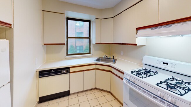 Photo - Delaware Court Apartments