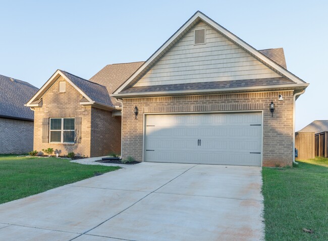 Photo - 113 Striker Ln