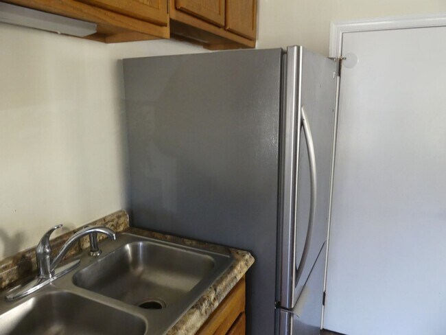 Photo - Three bedroom Town house with garage with ...