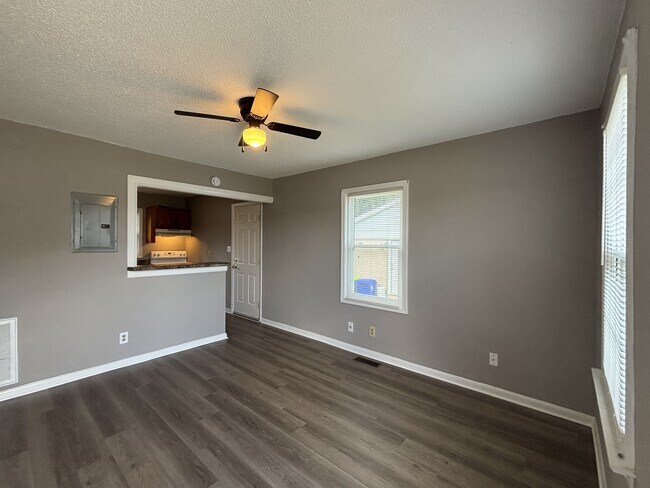 Photo - 114 Calvin St