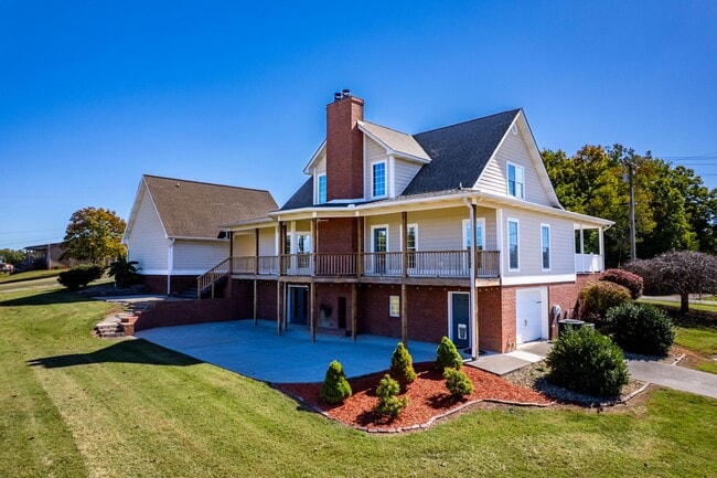 Photo - Greenback 37742 - 4 bedroom, 4.5 bath home - Contact Jeremy Logan (865) 307-2273