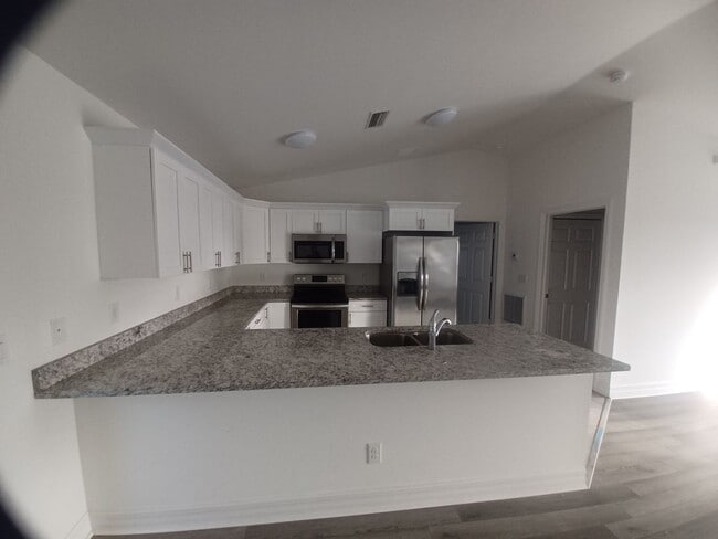 Photo - 2028 NE 5th Pl