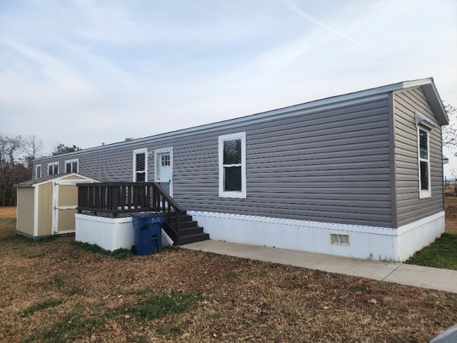 Building Photo - 1269 N Adkins Hill Rd