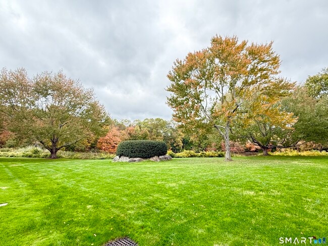 Photo - 129 Rowayton Woods Dr Unit 129