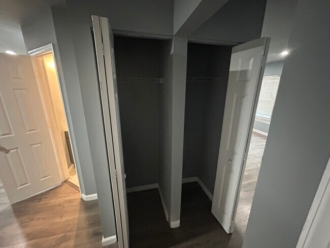 Photo - 114 S Rock Glen Rd