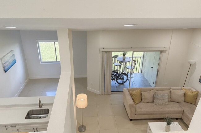 Photo - 9215 SW 141st Pl Unidad 0